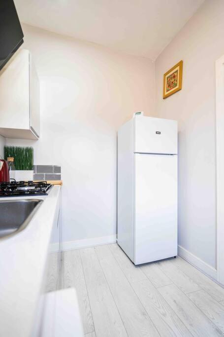 Modern Flat In Moseley With Free Parking Apartment Birmingham Exterior photo